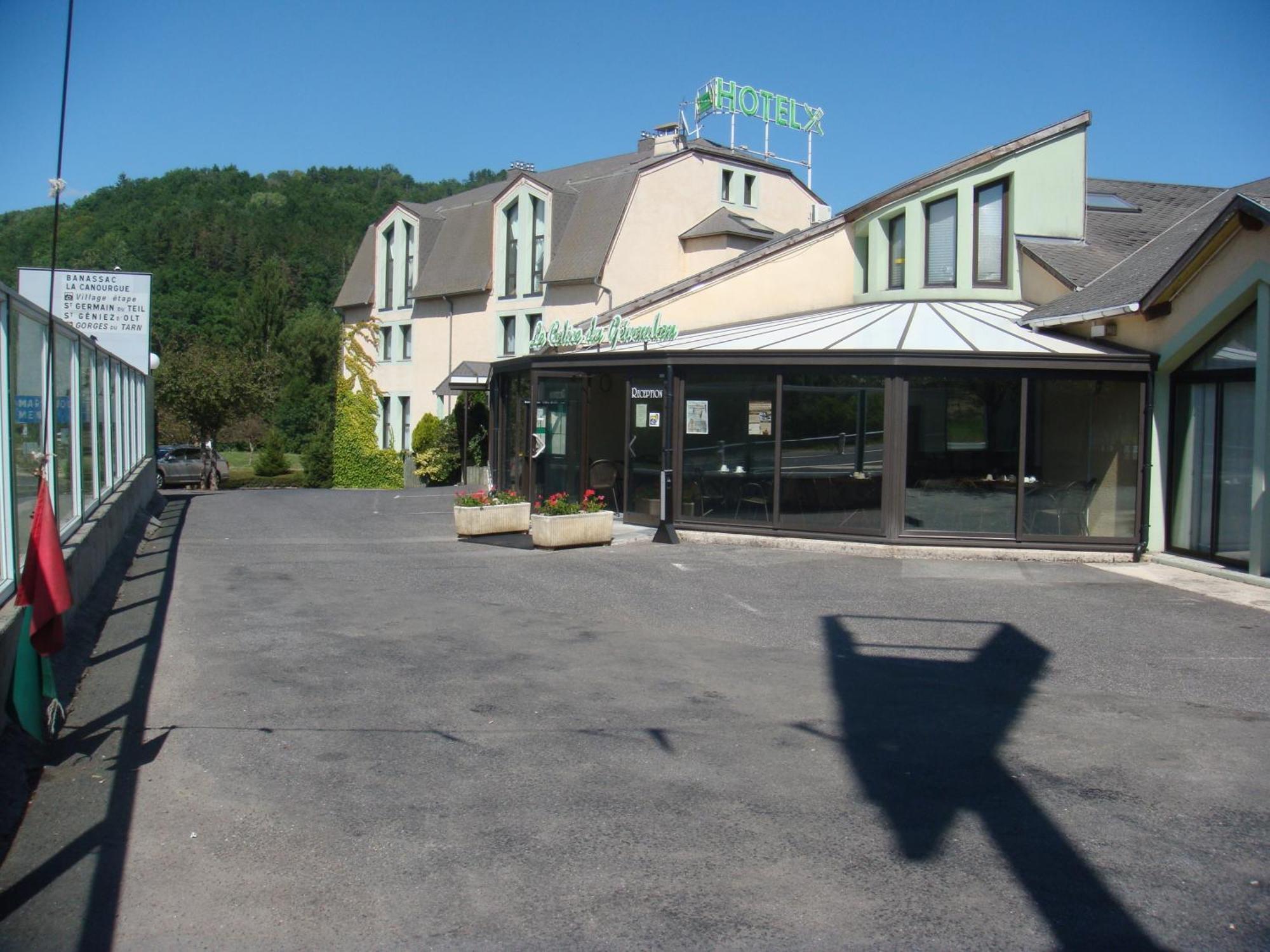 Hotel-Restaurant Le Calice Du Gevaudan - A75 Банассак Экстерьер фото